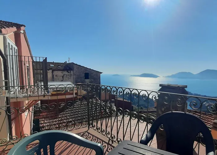 La Serra, Tipica Terratetto Ligure Affacciata Sul Golfo Dei Poeti Lägenhet